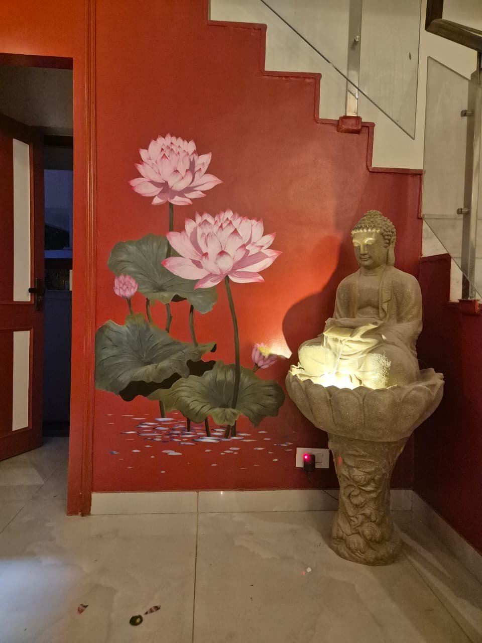Botanical leaf mural in an interior