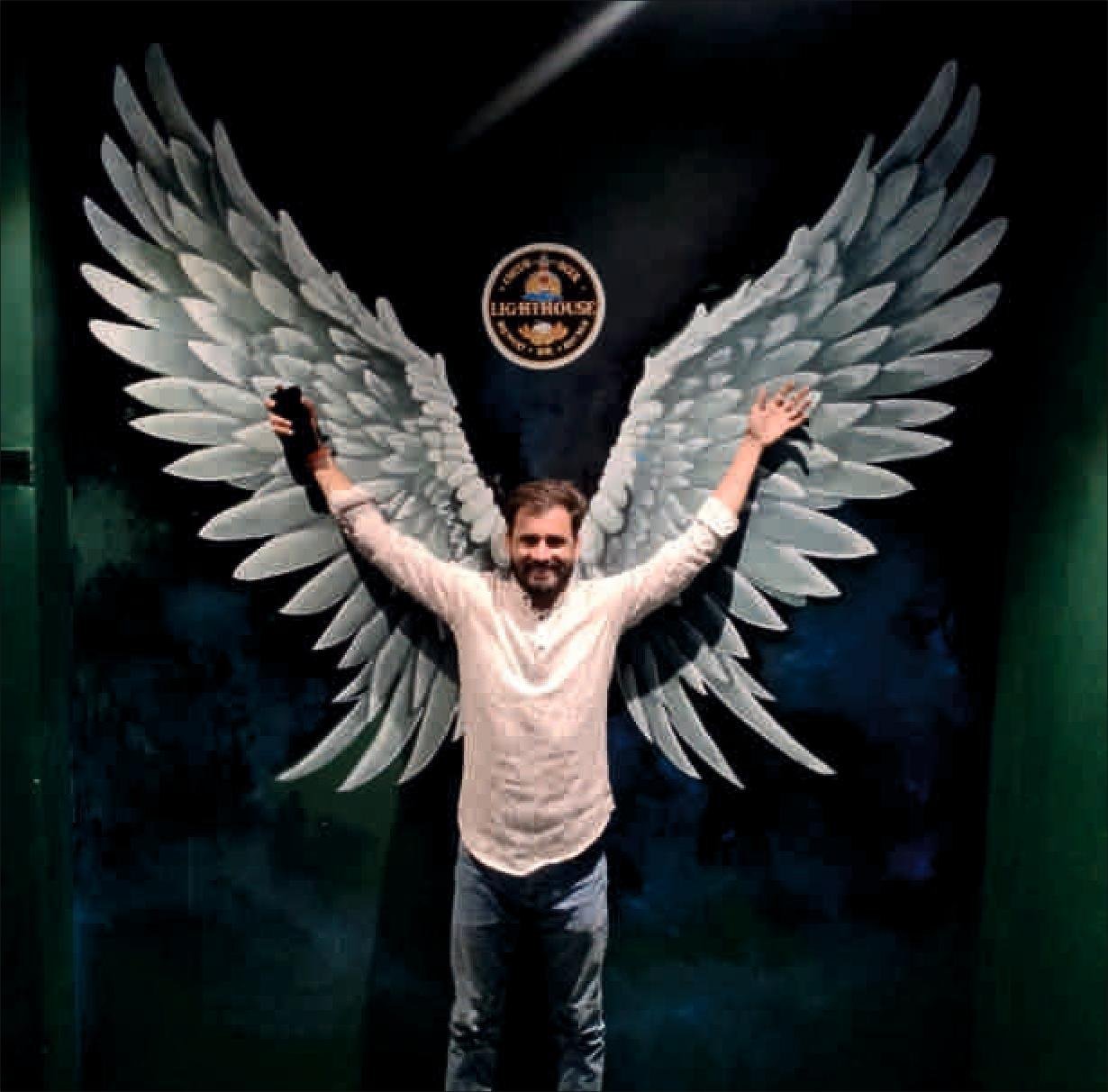 Angel wings wall painting